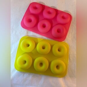 Silicone donut molds